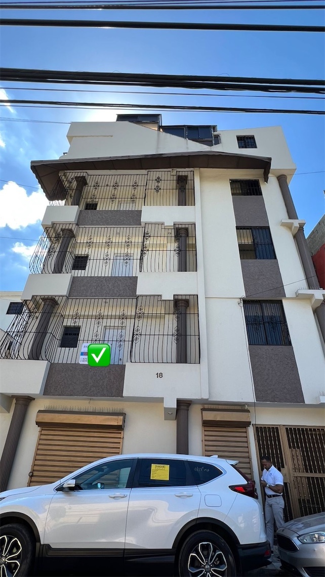 habitaciones y viviendas compartidas - Venta de Edifcio de 5 niveles en la Altagracia, Herrera.
Santo Domingo 