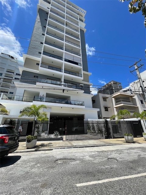 apartamentos - Venta de apartamento piso alto en Serralles Distrito Nacional Santo Domingo 