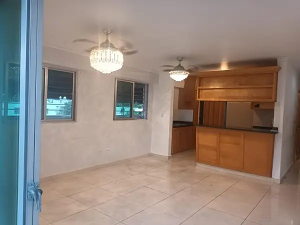 apartamentos - Vendo  Amplio apartamento en 1er nivel en Los Prados 169.67 m23 hab. 9