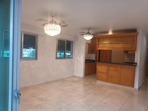 apartamentos - Vendo  Amplio apartamento en 1er nivel en Los Prados 169.67 m23 hab. 8