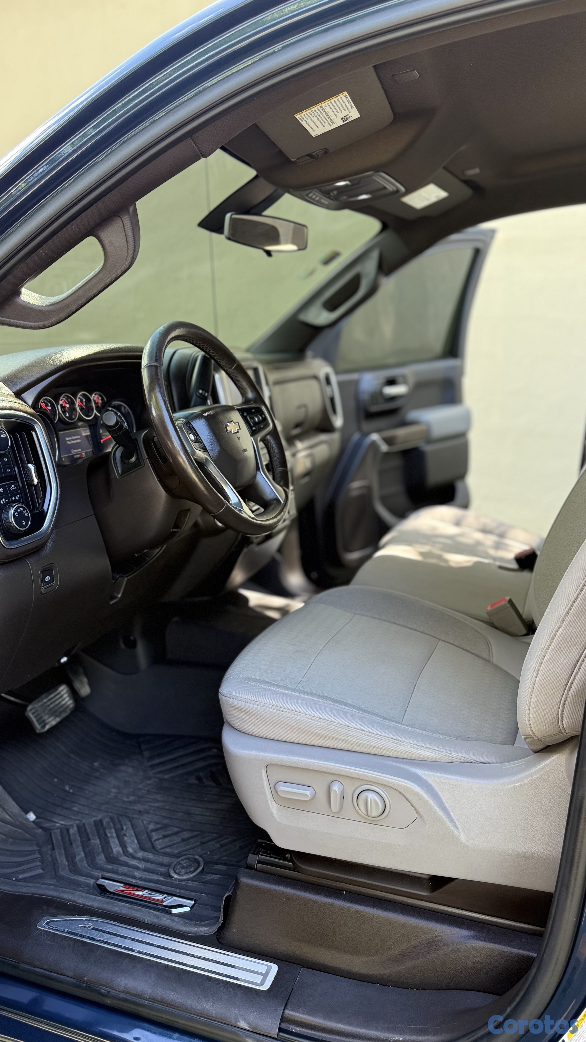 jeepetas y camionetas - Chevrolet Silverado Z71 LT Gasolina 2020 4x4  8