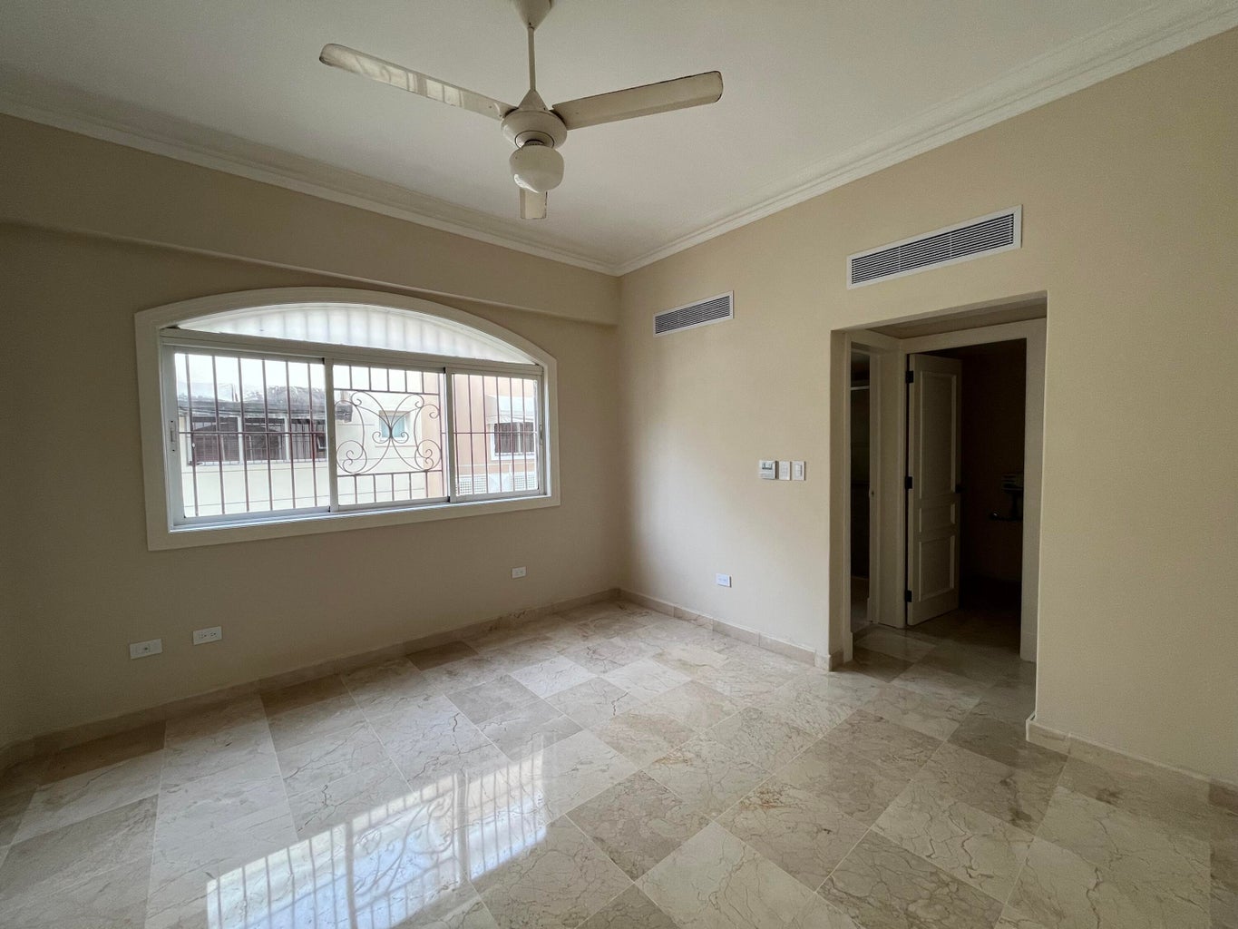 apartamentos - Apartamento en Alquiler en Piantini 8