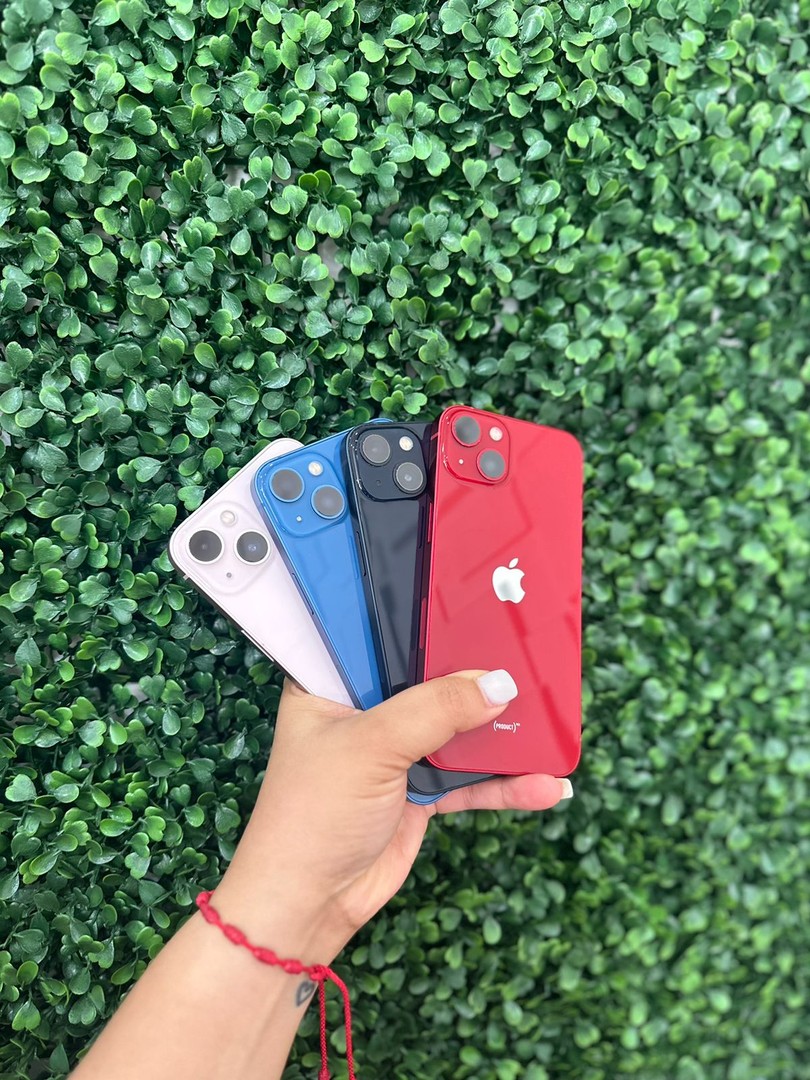 celulares y tabletas - iPhone 13 Normal de 128gb Negro Condicion 10/10 Factory Clean con accesorios  0