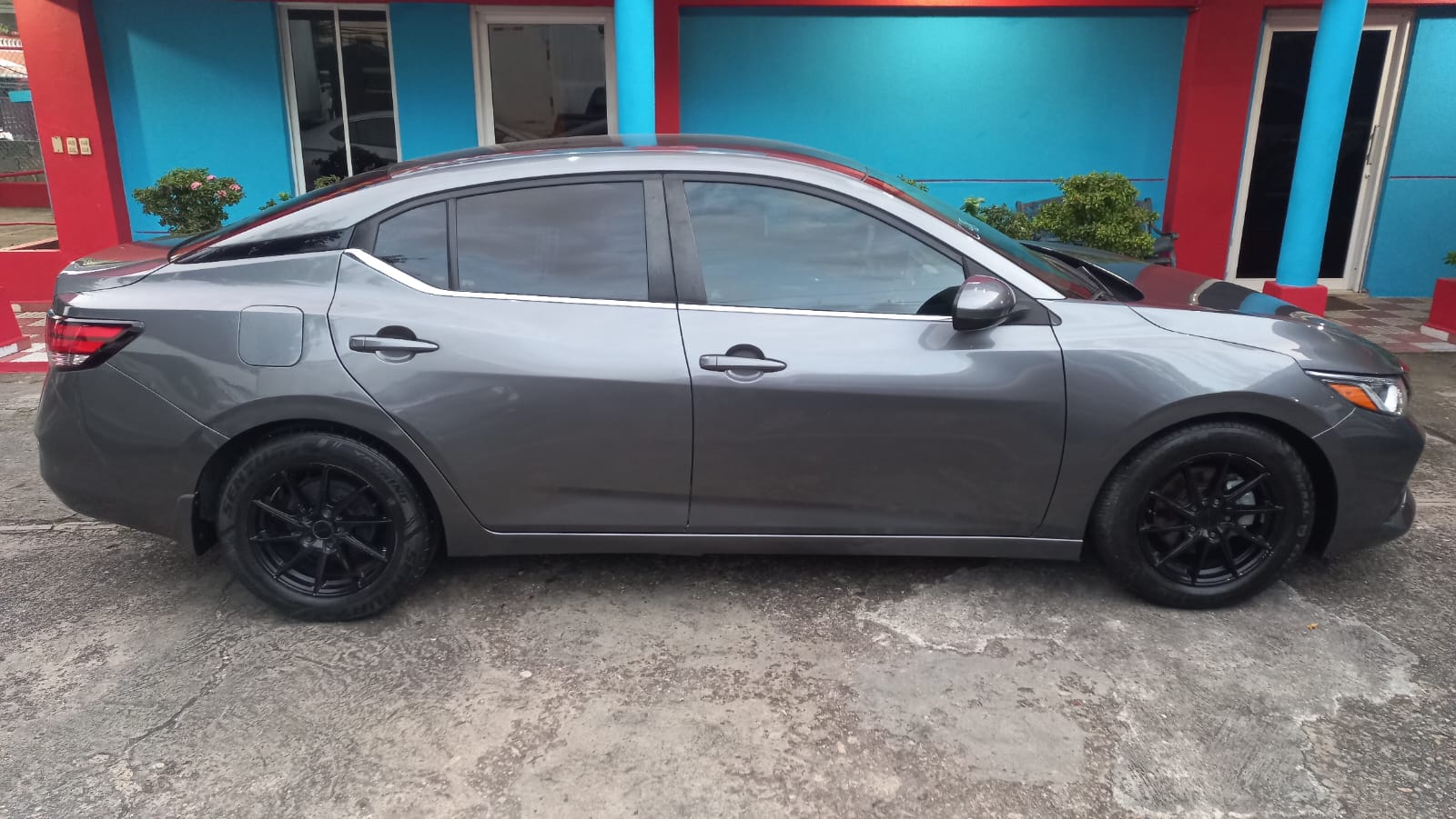 carros - Nissan Sentra S año 2020 Gris Oscuro 6