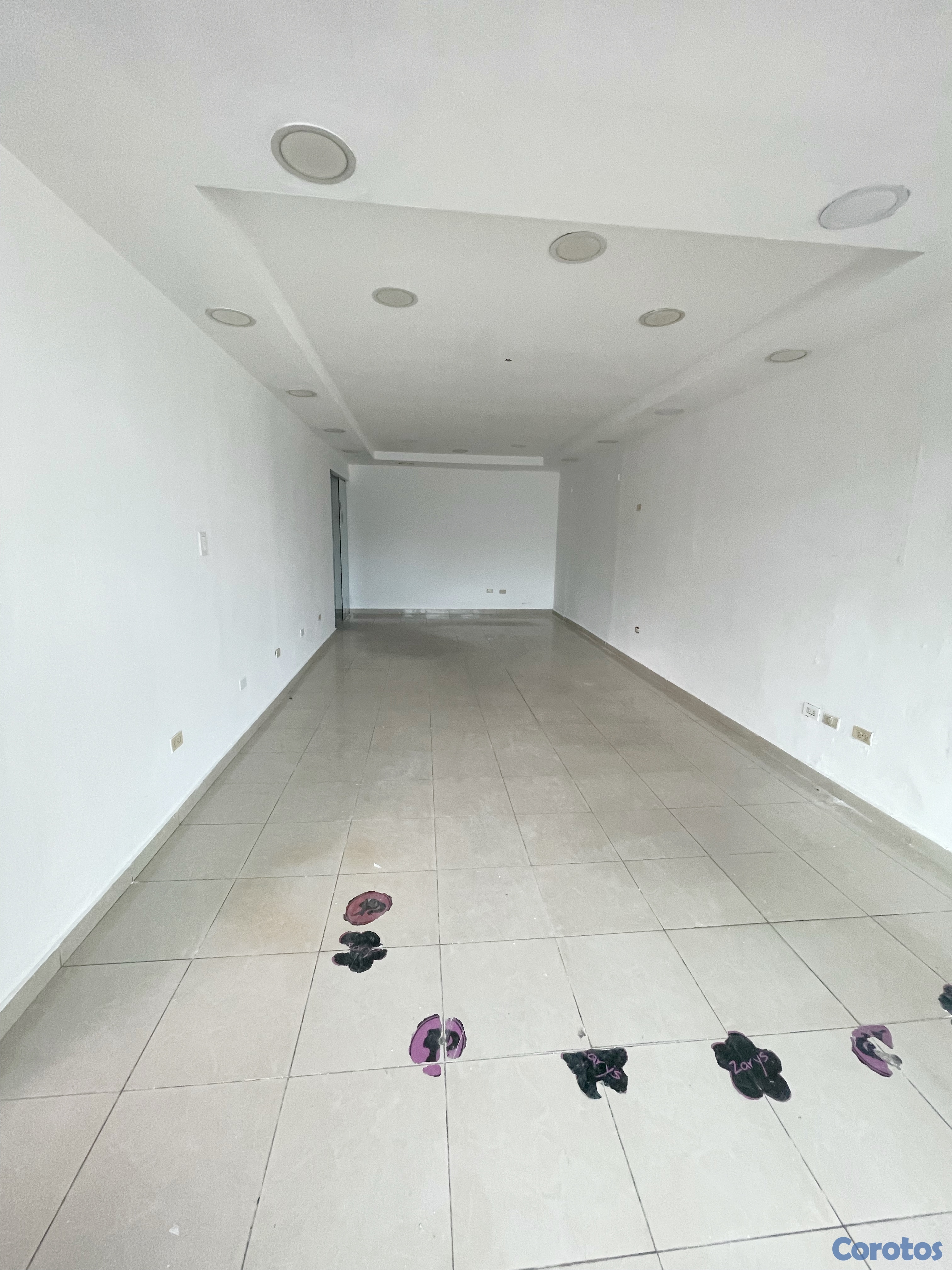 oficinas y locales comerciales - Alquiler local en primer nivel 3