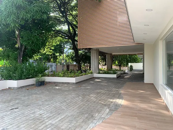 oficinas y locales comerciales - Local céntrico y comercial millon 2