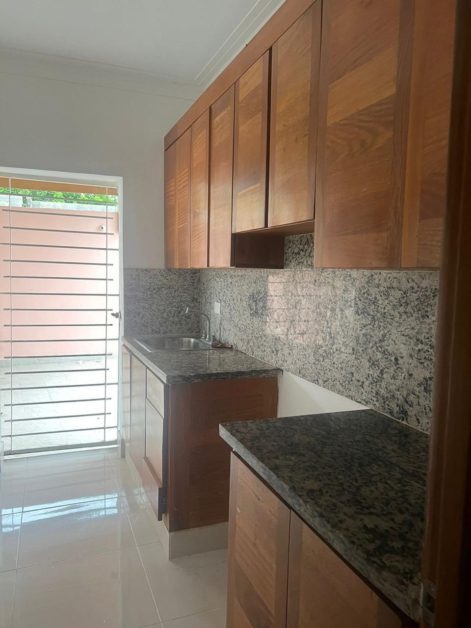 casas - CASA EN RENTA EN RESIDENCIAL CERRADO.