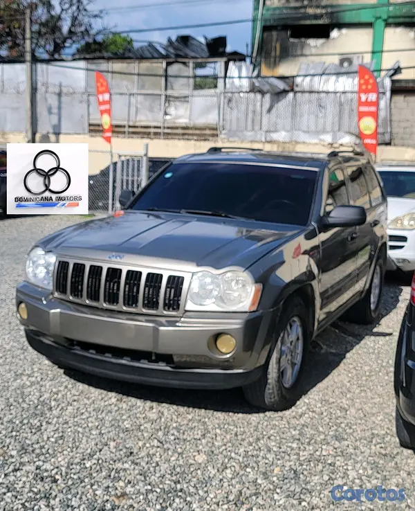 jeepetas y camionetas - JEEP GRAND CHEROKEE LAREDO 2006 2