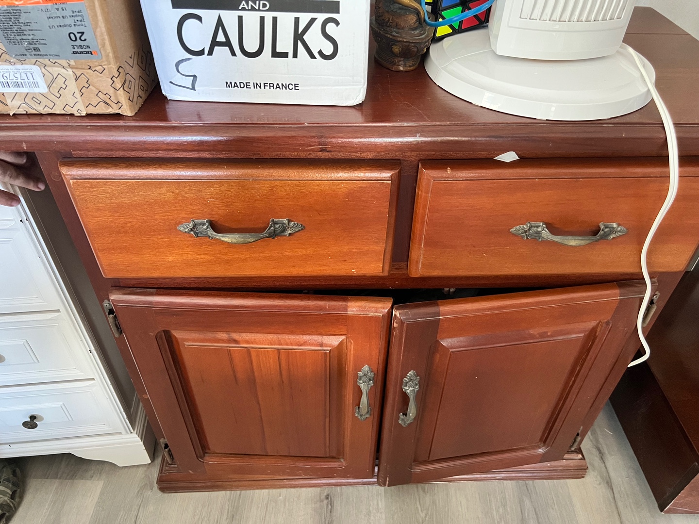 muebles y colchones - Credenza en caoba 
