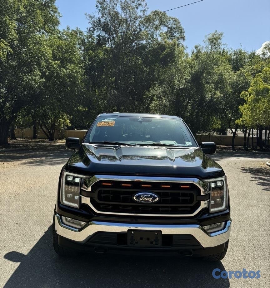 jeepetas y camionetas - SE VENDE  1