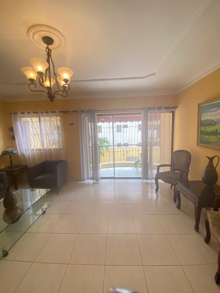apartamentos - Vendo apto en el Millon buena zona céntrico 
135. Mts. 
2do piso 
3 habitaciones