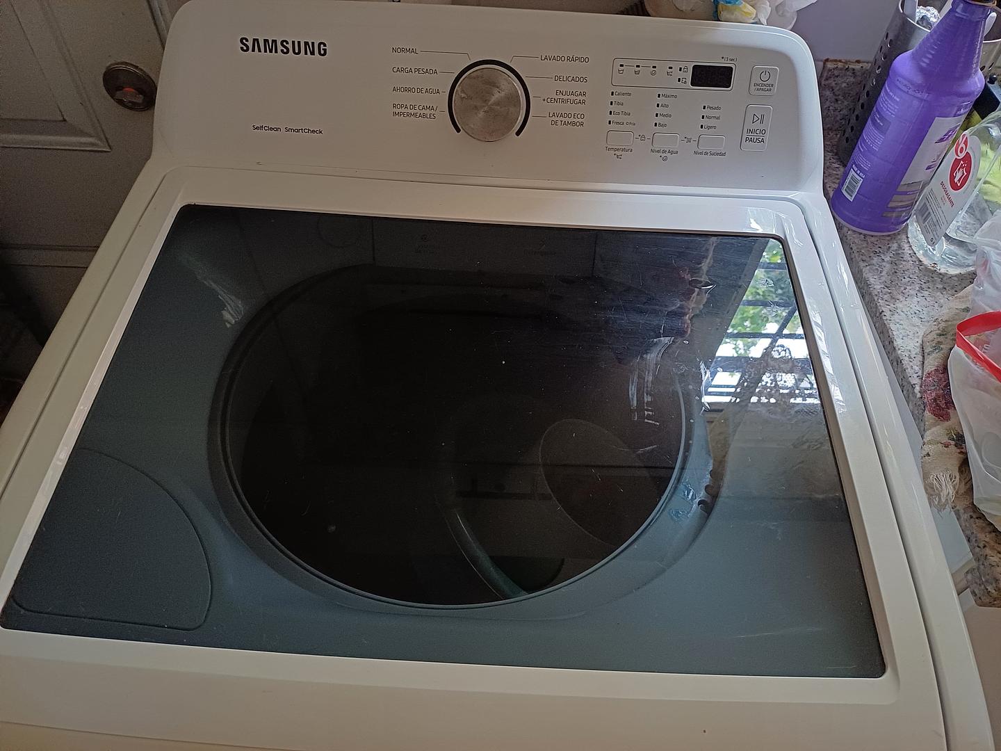 muebles y colchones - vendo la lavadora Samsung 4