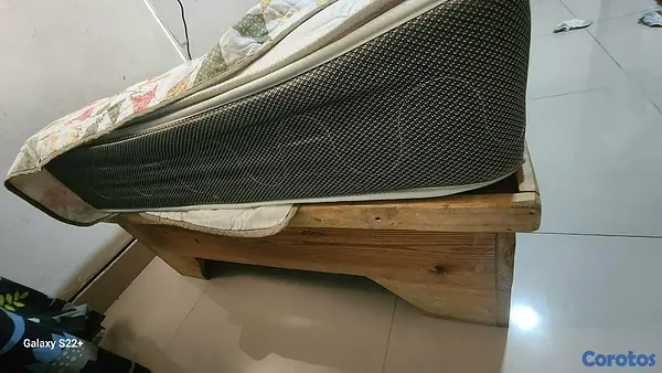 muebles y colchones - Vendo base y colchón twin 73x38, en buenas condiciones.  8