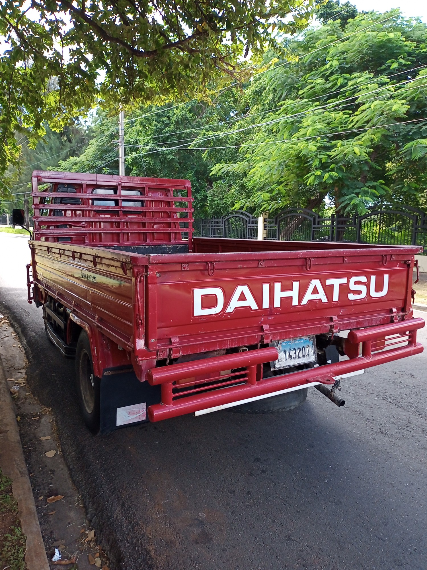 camiones y vehiculos pesados - Daihatsu 2000 cama corta