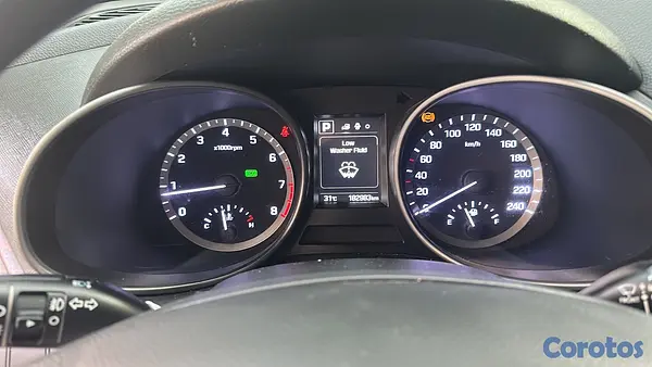 jeepetas y camionetas - Hyundai Santa Fe 2016 DOHC 5