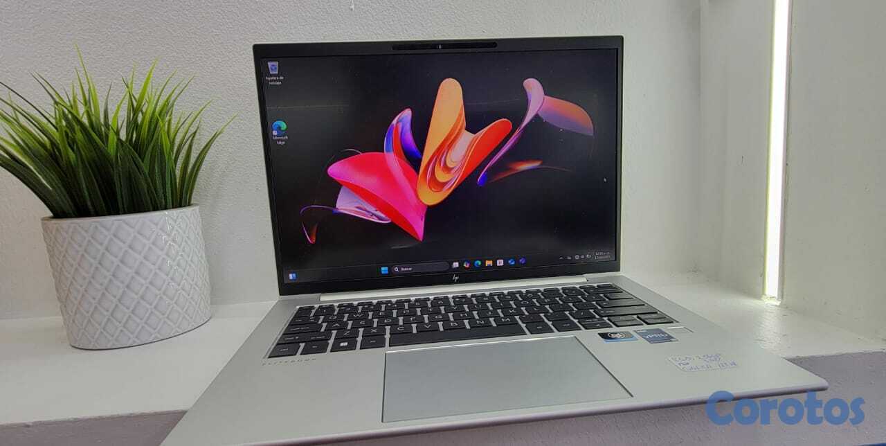 computadoras y laptops - Hp Elitebook 840 G9 i5 12va 8gb 250ssd Gráfica 128 2