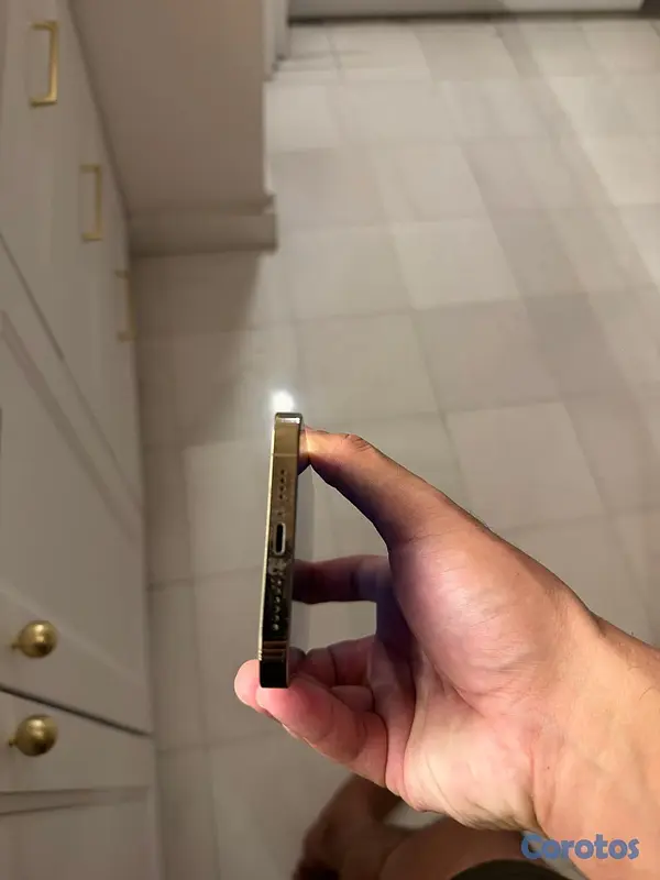 celulares y tabletas - Iphone 15pro como nuevo 3