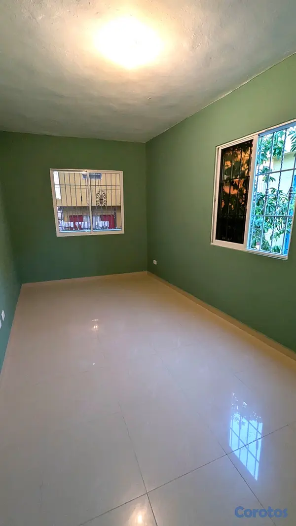 casas - De Oportunidad! Propiedad En Venta! 2 Casas, 1 Apa 5