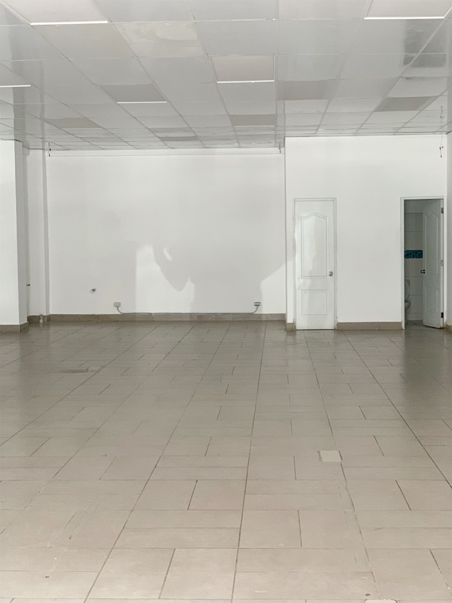 oficinas y locales comerciales - Local primer nivel 130m 2
