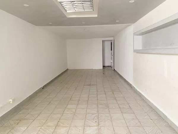 oficinas y locales comerciales - Local en naco céntrico  2