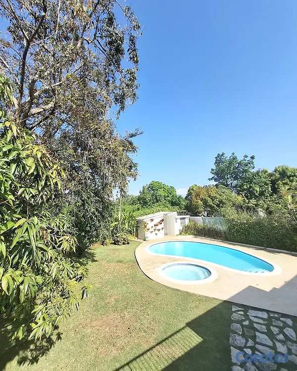casas - Elegante casa de dos niveles en Altos de Arroyo Hondo II 8