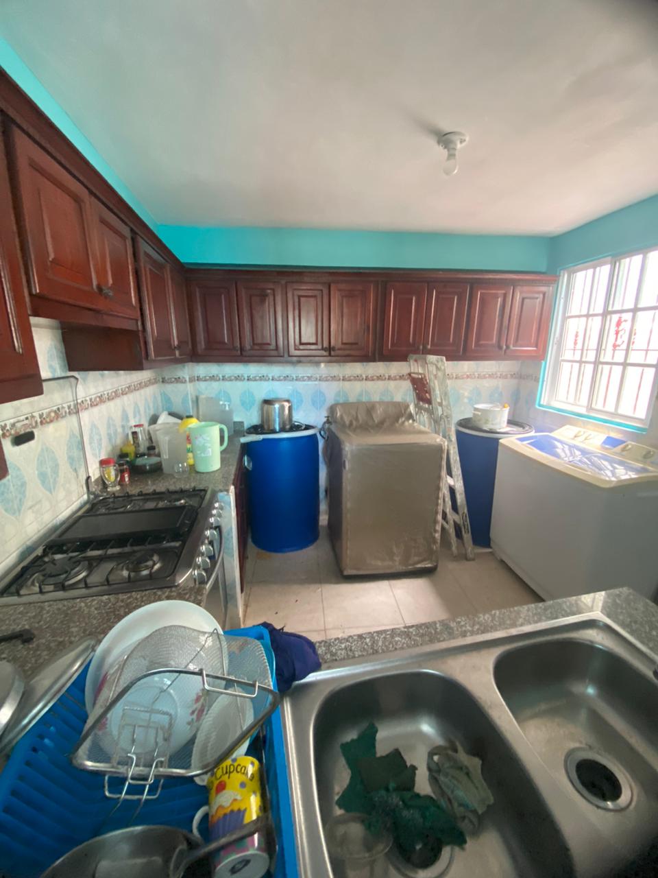 casas - Casa en el sector de vista hermosa Santo Domingo este 5