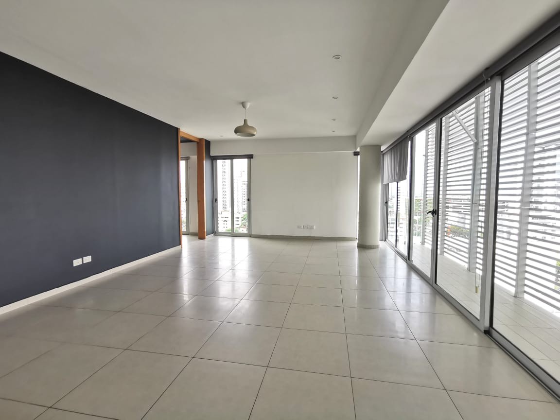 apartamentos - Apartamento en alquiler con línea blanca, Piantini!!
153 metros
 Piso 10
1800usd 1
