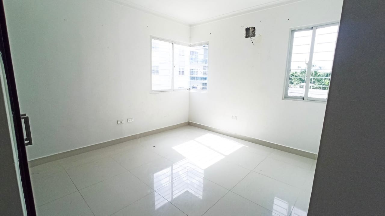 apartamentos - Apartamentos en alquiler segundo nivel en el Residencial las cayenas san isidro 5