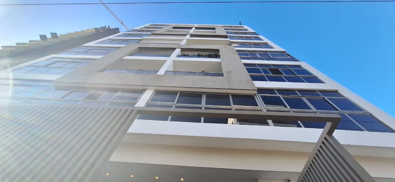 apartamentos - Alquilo un Apartamento con línea blanca de 2 Hab, en el Naco. 9no piso 
$1,800us 7
