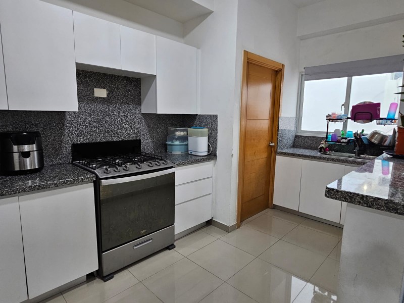 apartamentos - Apartamento  en el millon 5to piso con terraza 2