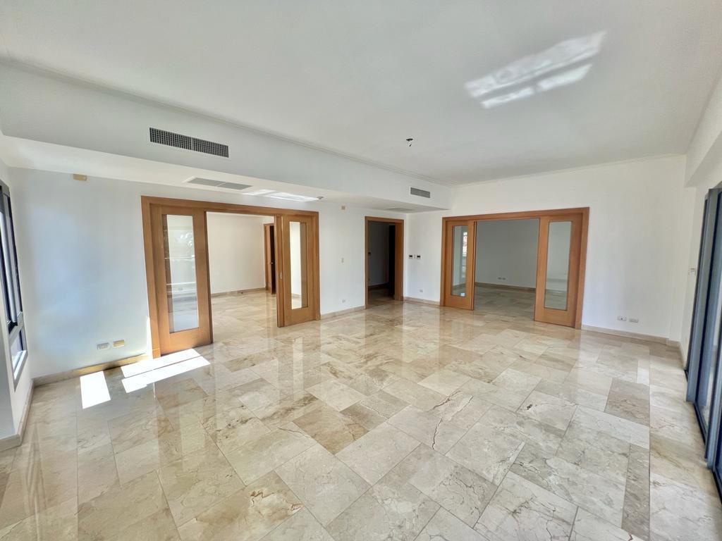 apartamentos - Alquilo apto en Piantini de Lujo 
362. Mts. 
Us$ 5,000 