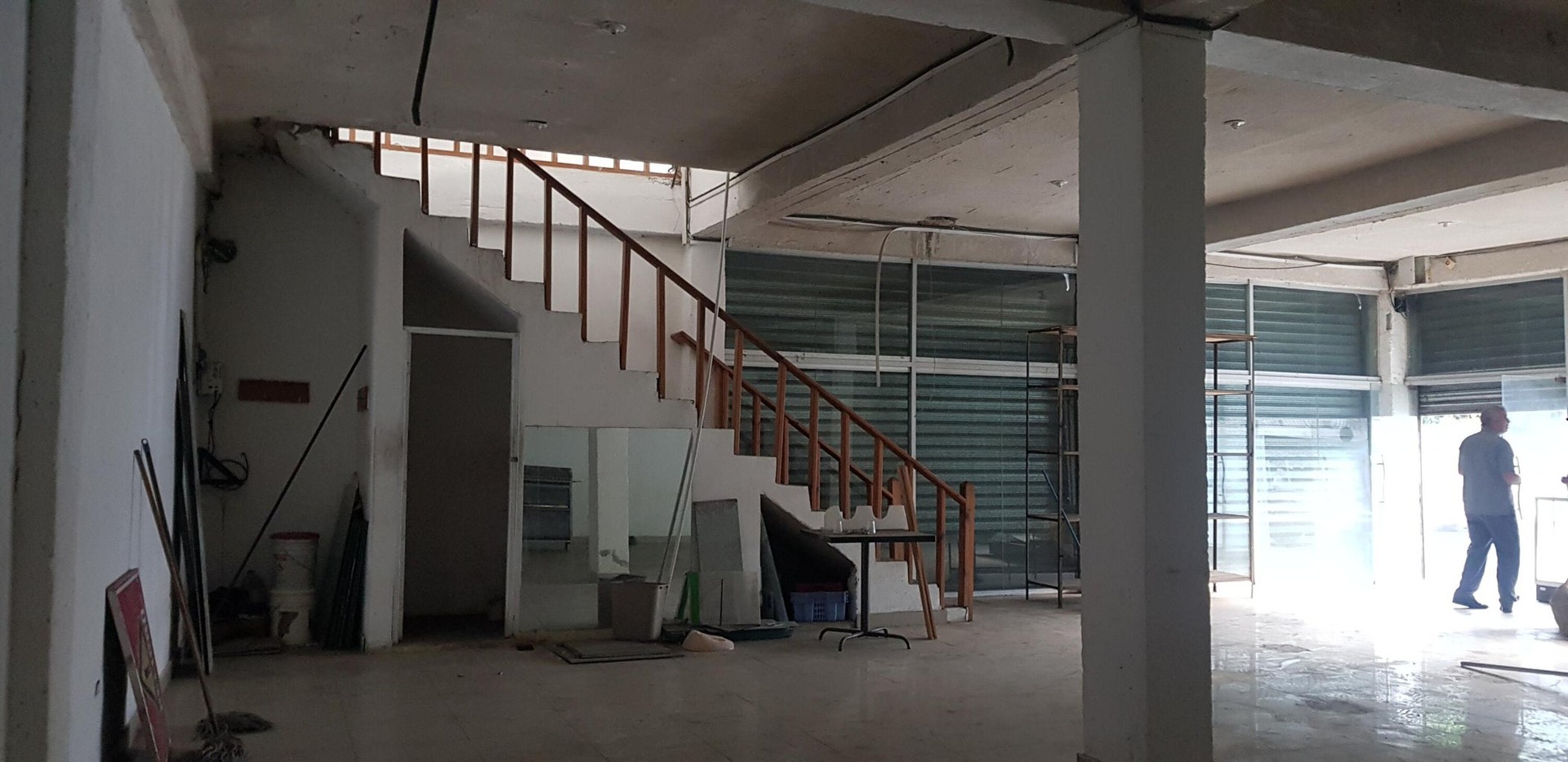 oficinas y locales comerciales - Local Comercial 2 niveles en total 480 MTS 4
