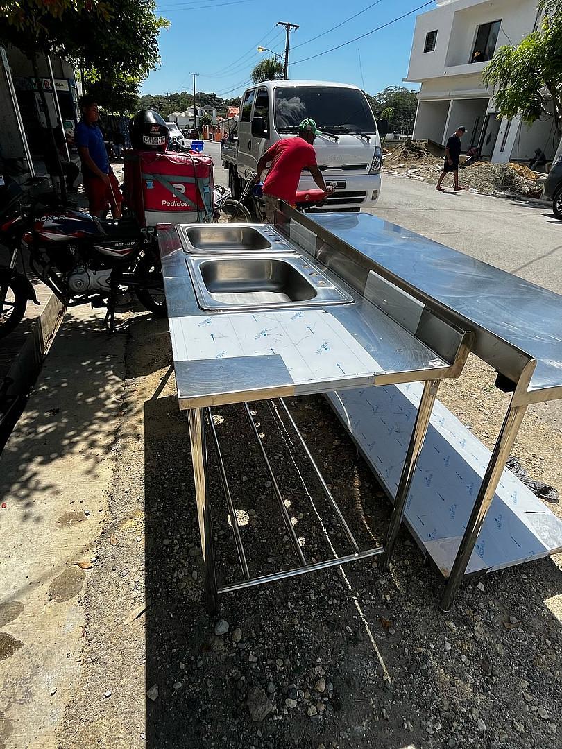 equipos profesionales -  Mesas y fregaderos industriales 4