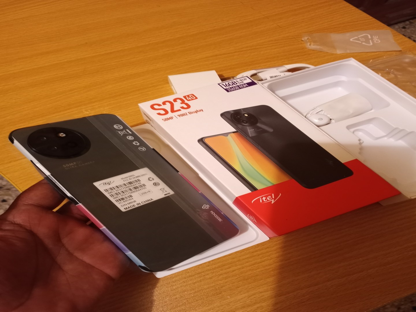 celulares y tabletas - Itel S23 256gb , 16gb de Ram negro nuevo con su caja y sus accesorios.  2