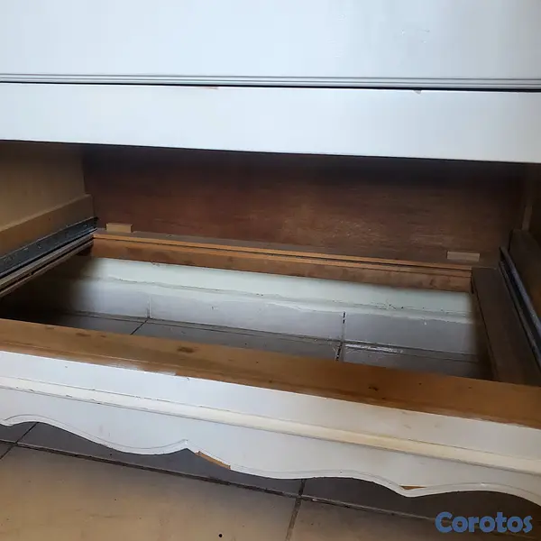 muebles y colchones - Gavetero Comoda 4 cajones Grande. Espejo. Madera M 4