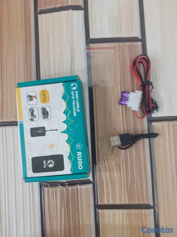 otros electronicos - Localizador GPS Vehicular Resistente para Auto y M 6