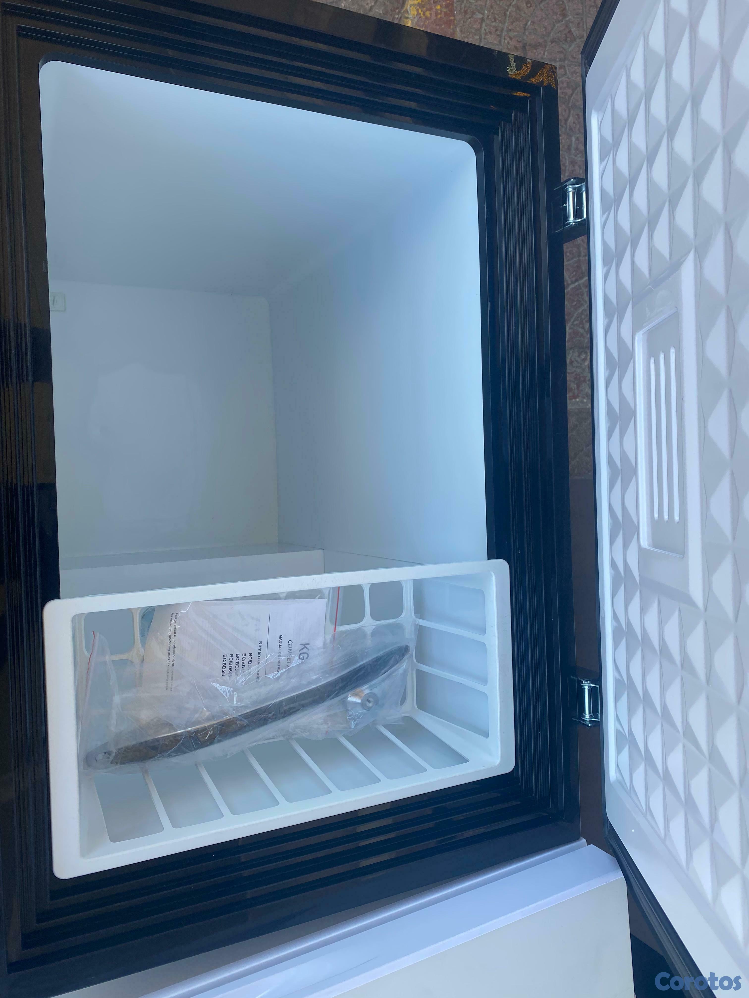 electrodomesticos - *FREEZER KGLG*

FREEZER KGLG
1 AÑO DE GARANTÍA 
6.5 PIES
DB-180G
 2