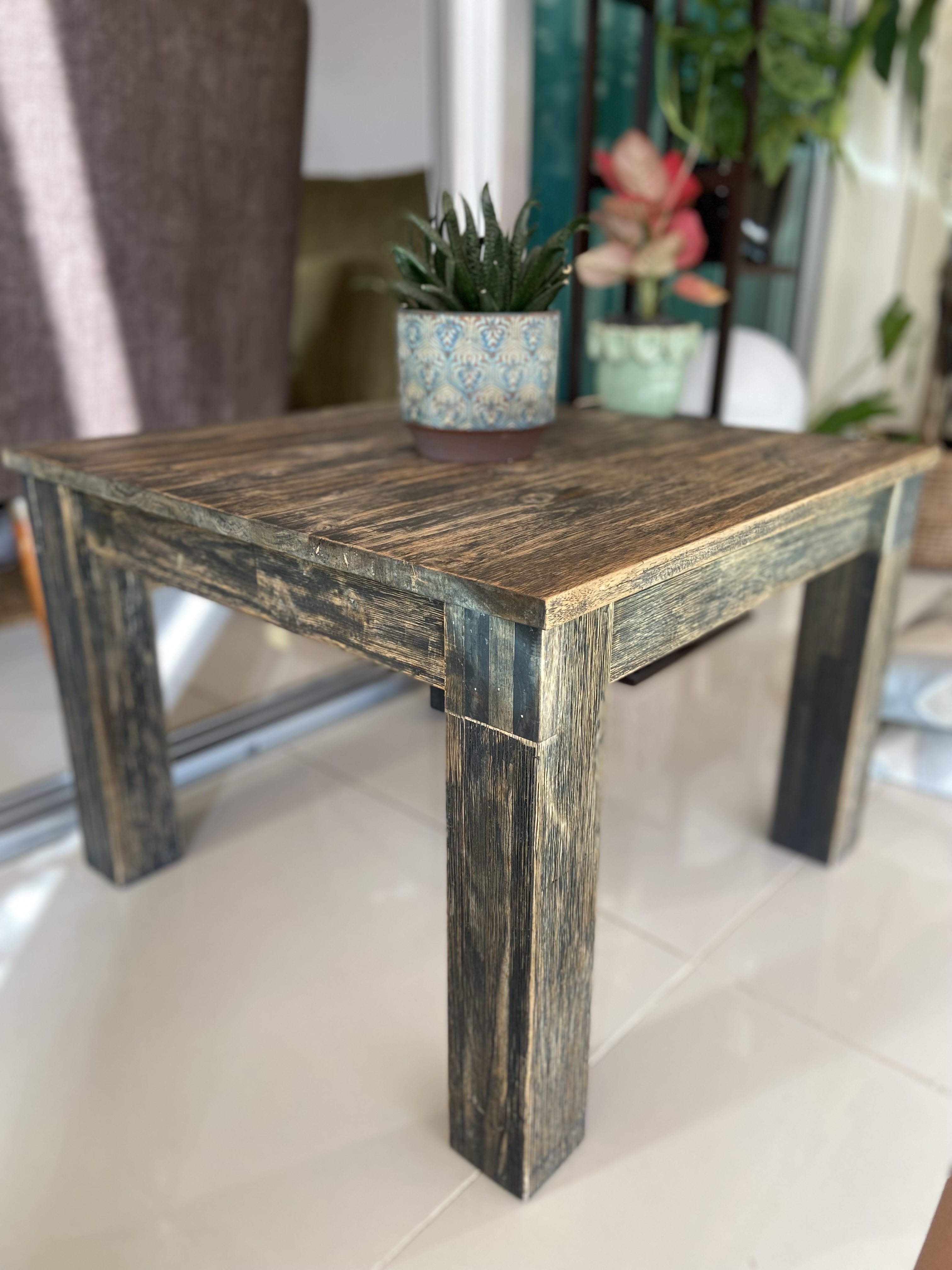 muebles y colchones - Mesa cuadrada de madera 2