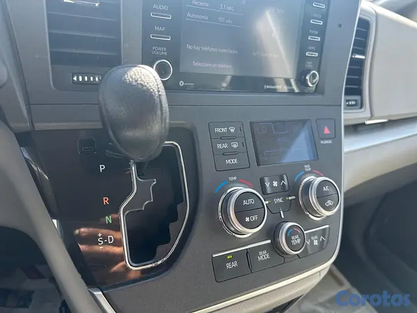 jeepetas y camionetas - TOYOTA SIENNA LE AWD 2020 3