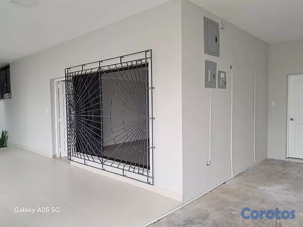 casas - Alquilo casa para uso comercial en arroyo hondo vi 5
