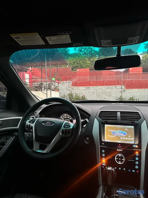 jeepetas y camionetas - FORD EXPLORER LIMTED 2014 3