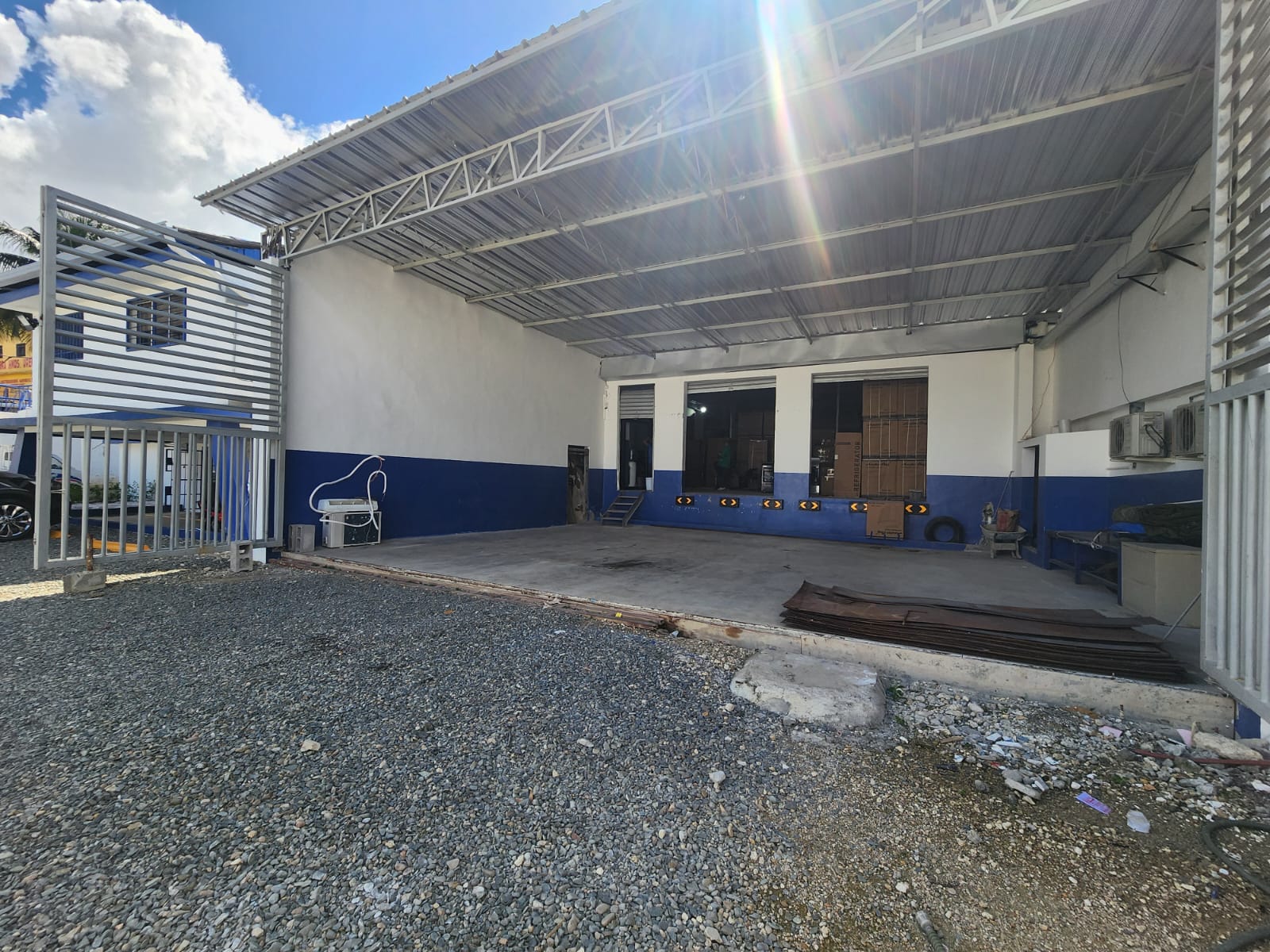 oficinas y locales comerciales - Alquilo Nave de 1,500 metros  en la cuaba  2