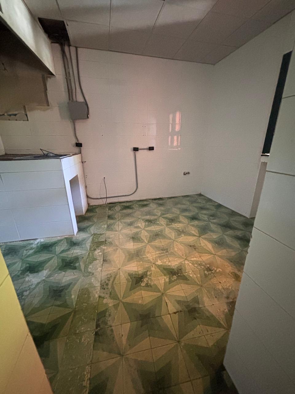 oficinas y locales comerciales - hermoso local a una esquina de el malecón (zona colonial )  6