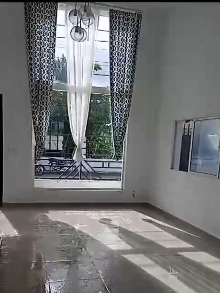 casas vacacionales y villas - Villa en el Ejecutivo Bavaro de 3 habitaciones Nueva  2