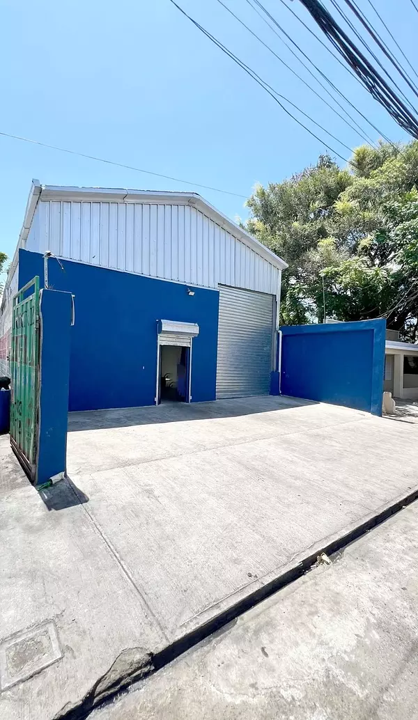 oficinas y locales comerciales - Alquiler nave comercial en ensanche la Fe  2