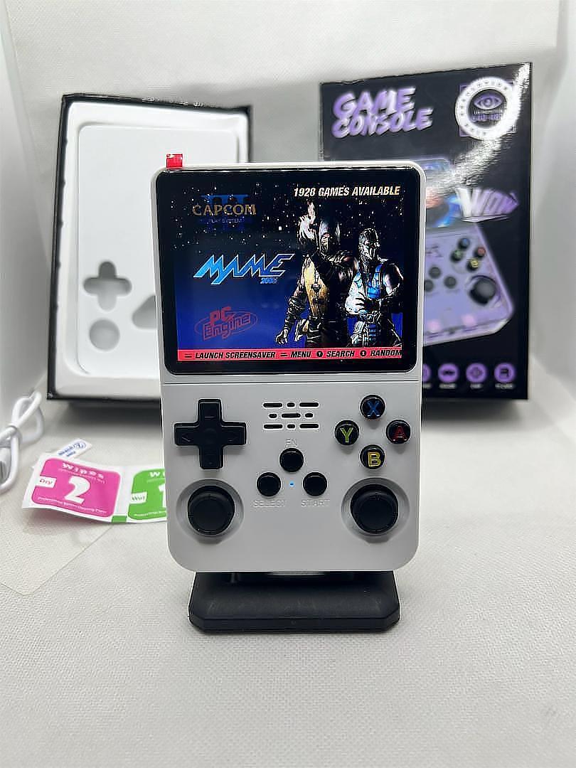 consolas y videojuegos - Portátil R36s con más de 15 mil juegos integrados  5
