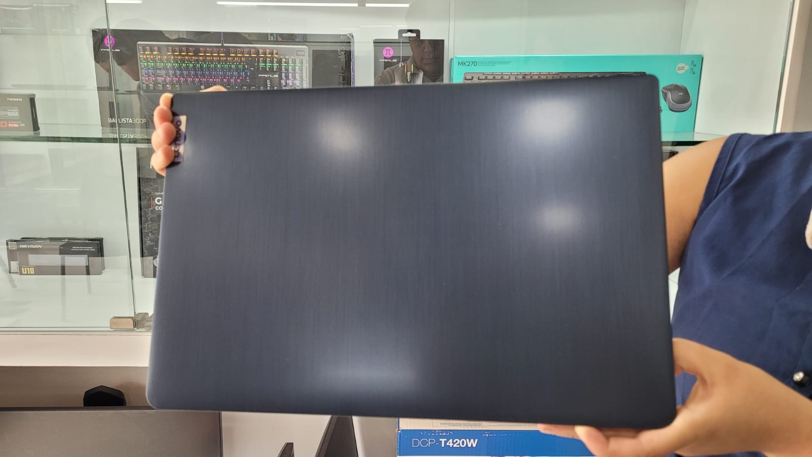 computadoras y laptops - Laptop Lenovo Notebook IdeaPad 3, i5 12va, 15.6 PLG, 12GB, 512 SSD 1