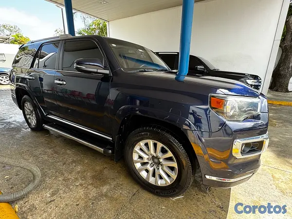 jeepetas y camionetas - TOYOTA 4RUNNER  2