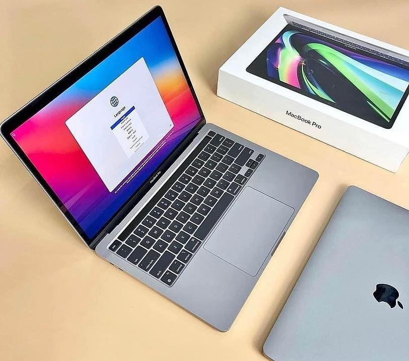computadoras y laptops - MacBook Pro 2020 con chip Apple M1 13 pulg, 8GB de RAM, 256 GB SSD, en su caja