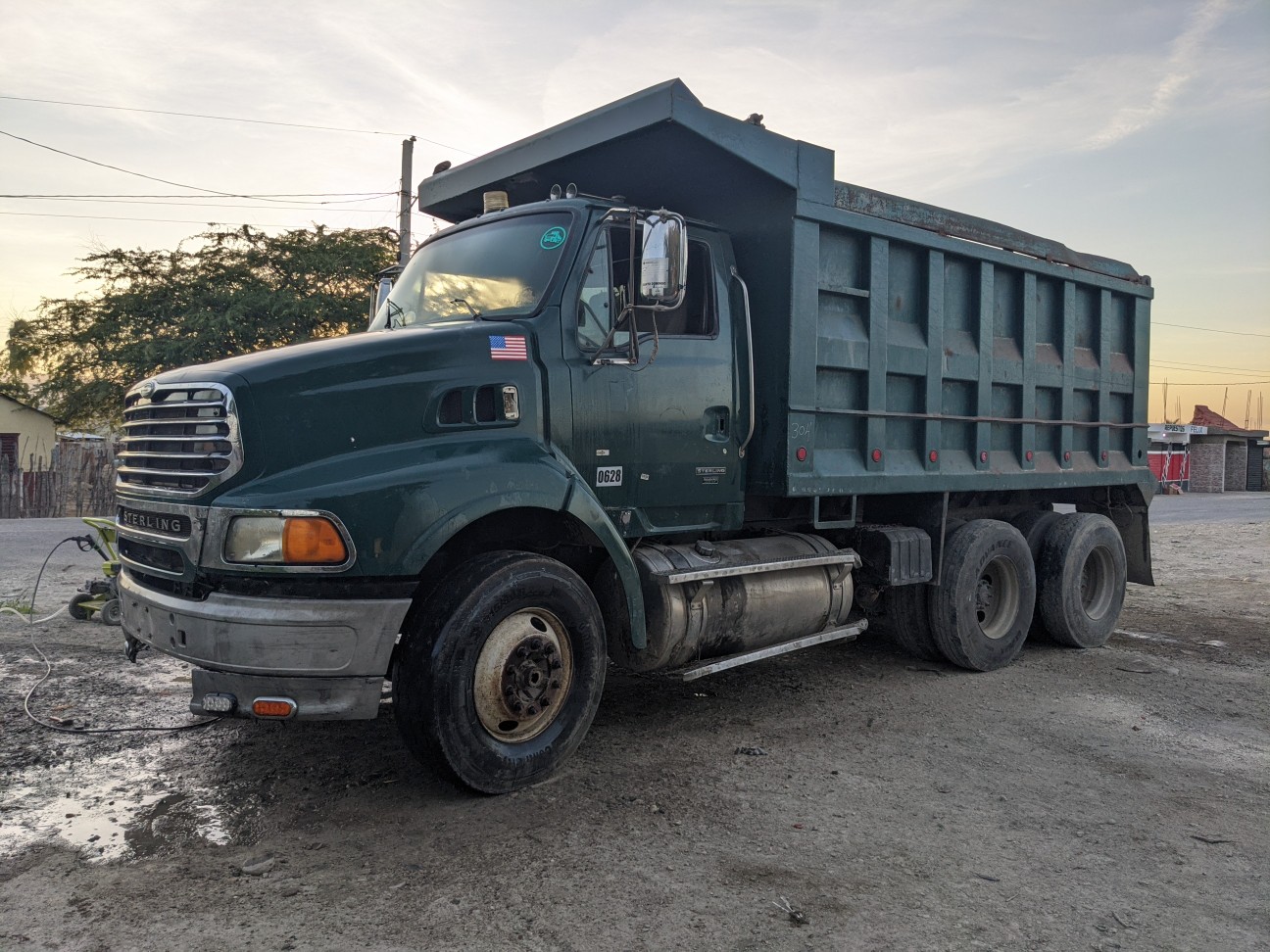 camiones y vehiculos pesados - Sterling volteo moderno